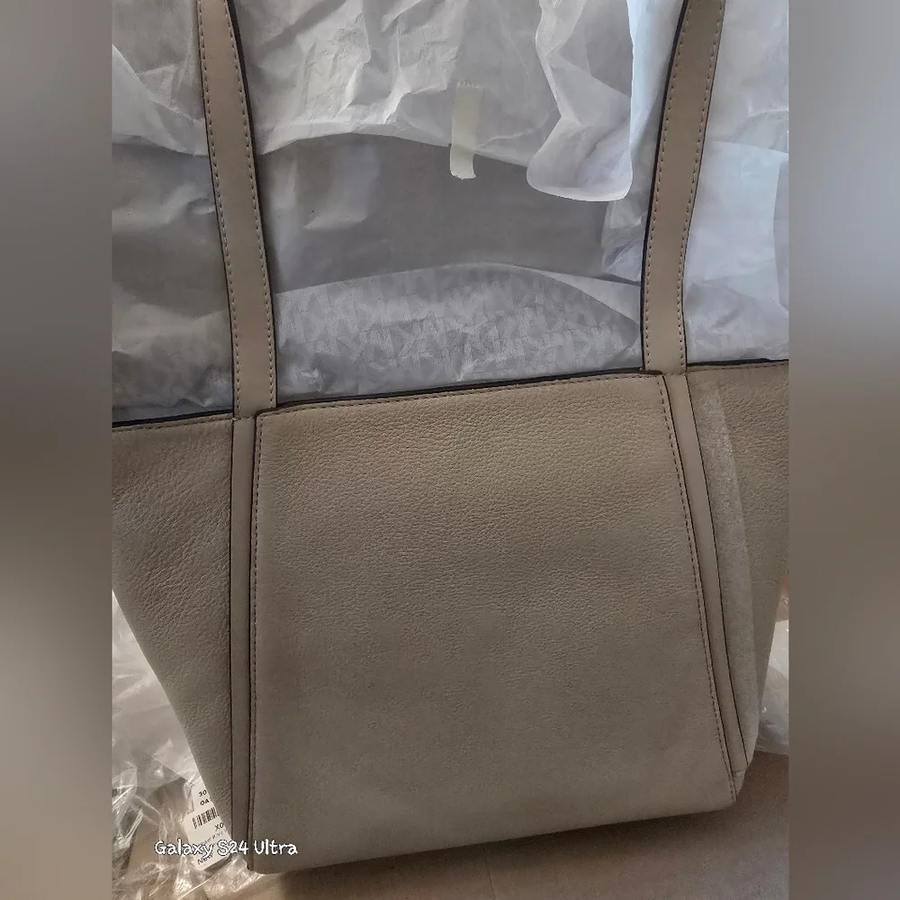 Michael Kors Whitney Zip Top Tote NWT In Oat Color - Picture 8 of 12